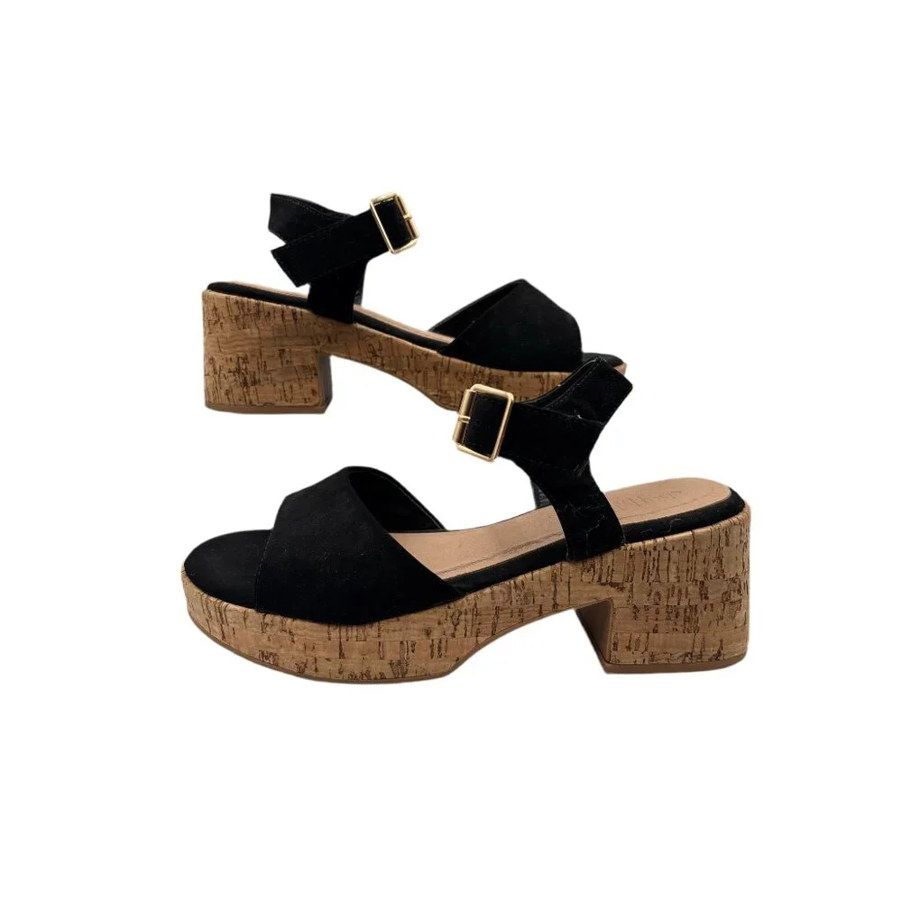 Woman’s Charolette Russe Sandler‎
